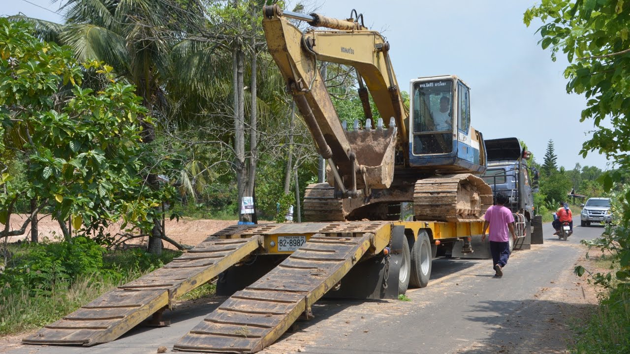 แบคโฮโคมัตสุขึ้นเทรลเลอร์ KOMATSU PC200 Excavator | Che Chef