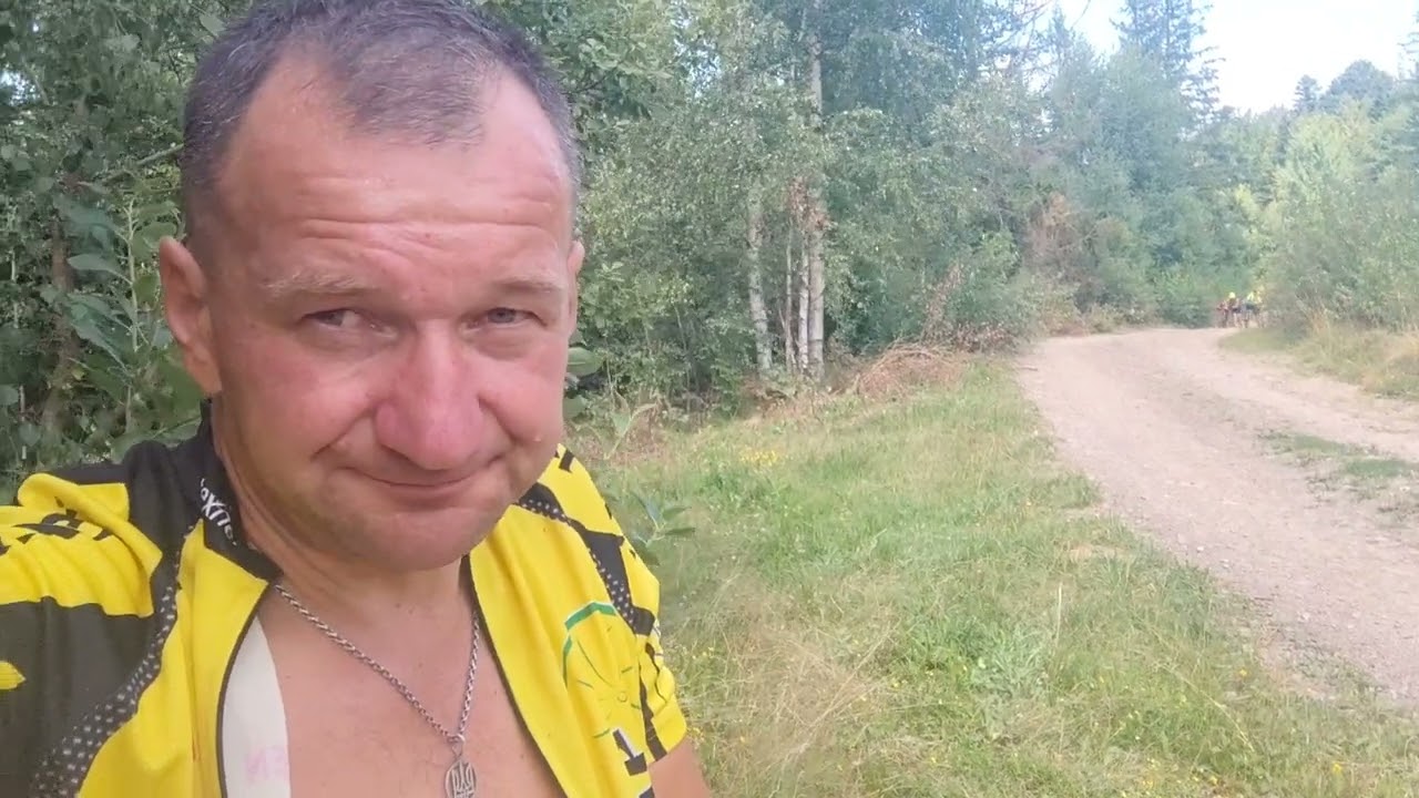 Велосипедом на Манявський водоспад