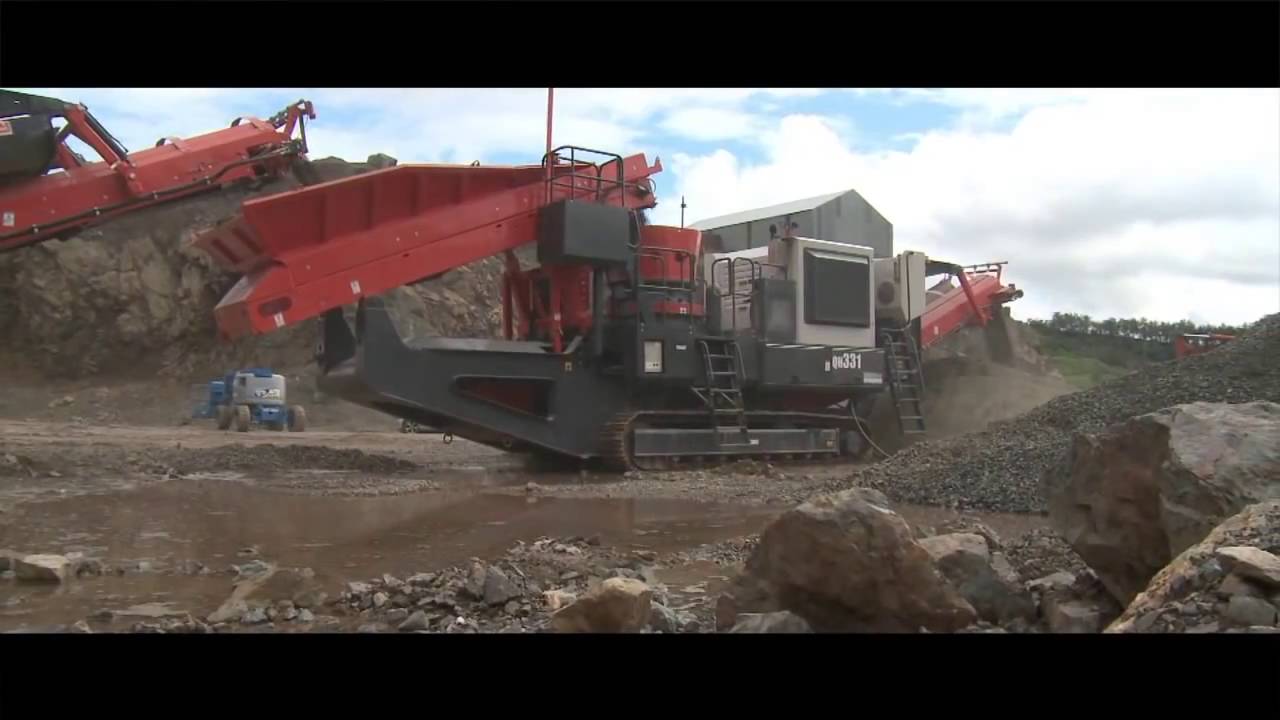 Sandvik QH331 Mobile Cone Crusher || Crushing