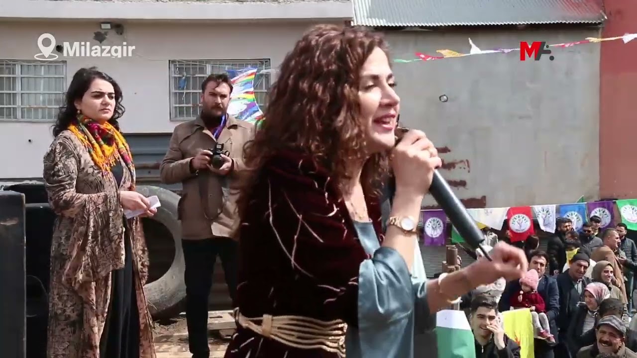 MUŞ'UN MILAZGÎR İLÇESİNDE NEWROZ ATEŞİ YAKILDI