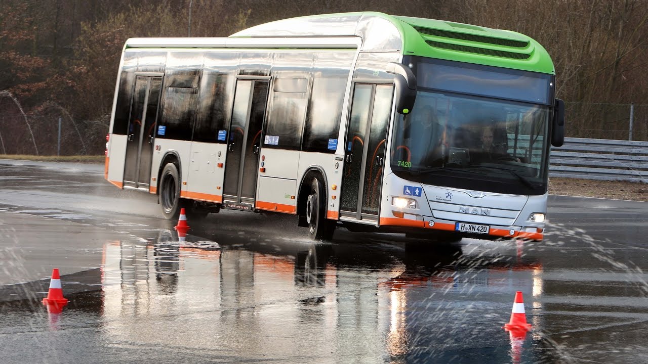 Fahrsicherheitstraining für die üstra Fahrer