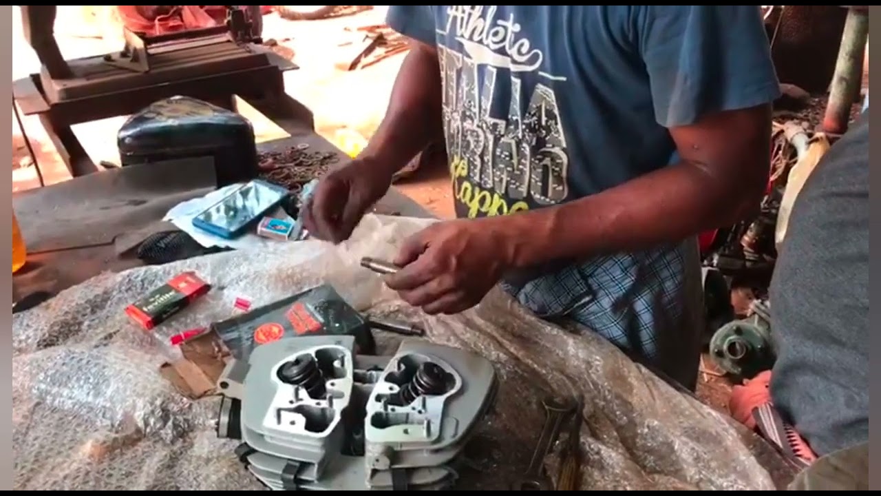 Royal Enfield ( Installing Manual Decompression Valve )