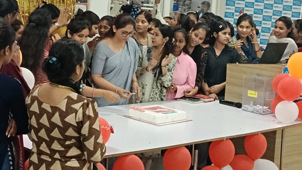 मैं कम्पनी में काम करता हु  लाइव हु स्पोर्ट भी मिलेगा आप लोग को फास्ट ज्वाइन करो