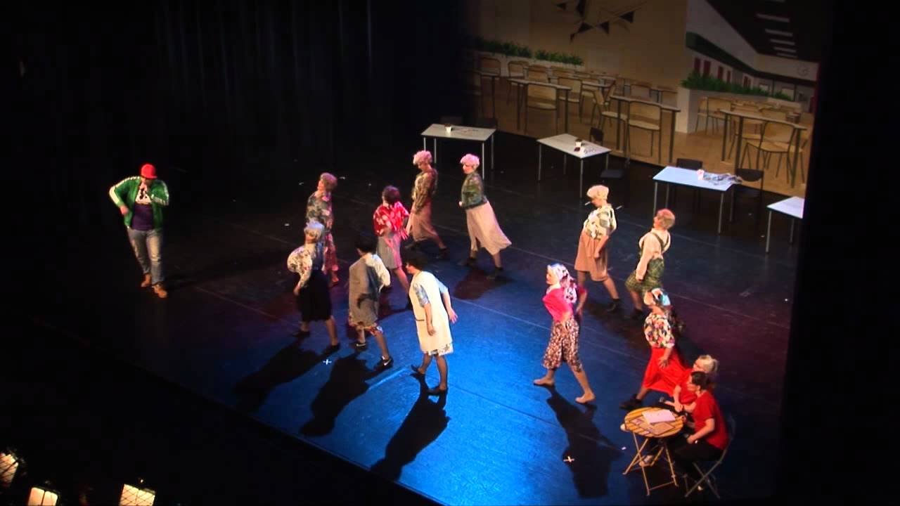 2 Bejaarden gymnastiek revue 2012