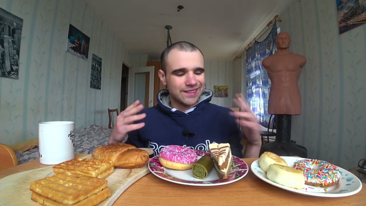 МУКБАНГ АСМР ПОНЧИКИ / DONUTS / КРУАССАН / ЧИЗКЕЙК / ВАФЛИ / СЫРНИКИ / КОФЕ / EATING ASMR Mukbang