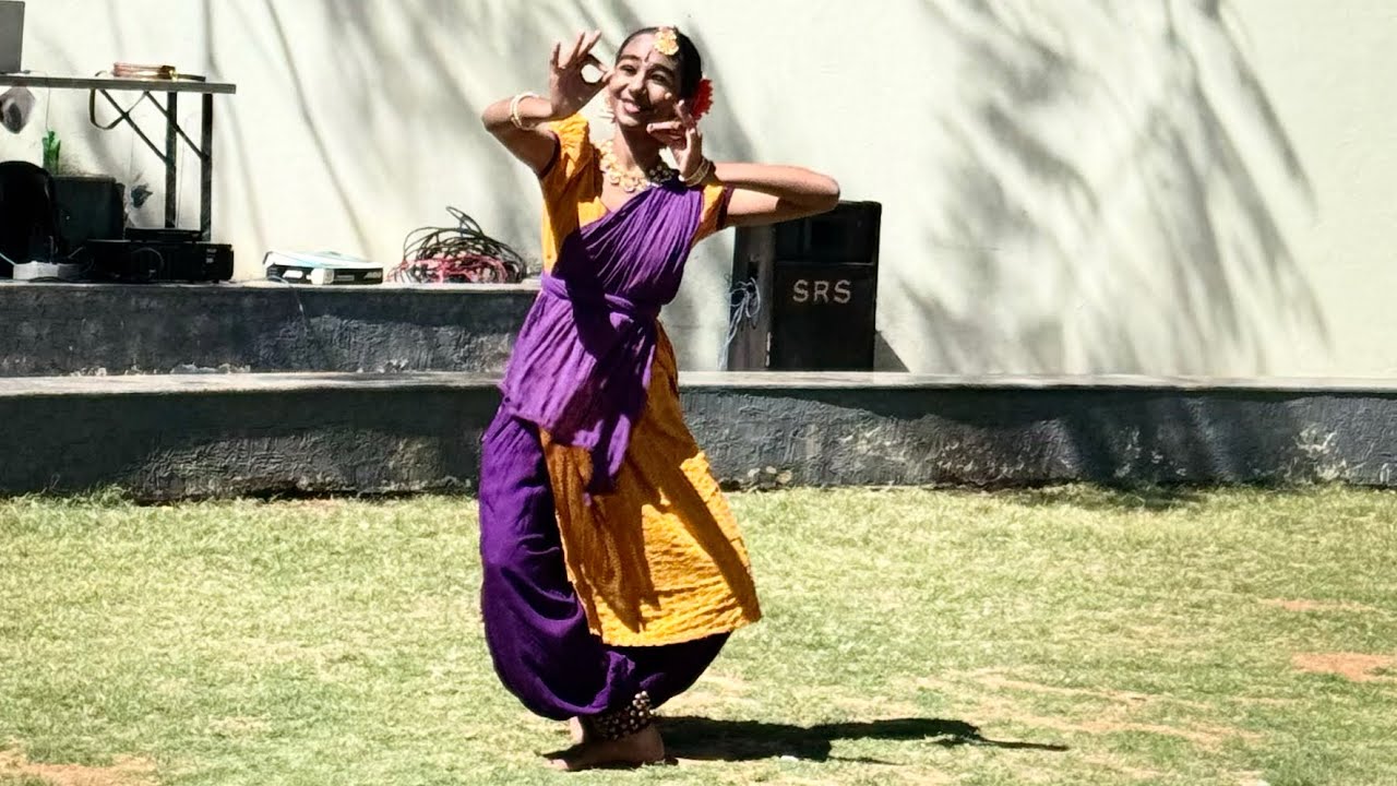 Tania performing ‘Bharath Anokha Raag hai’ on Republic Day-2025 at Candeur