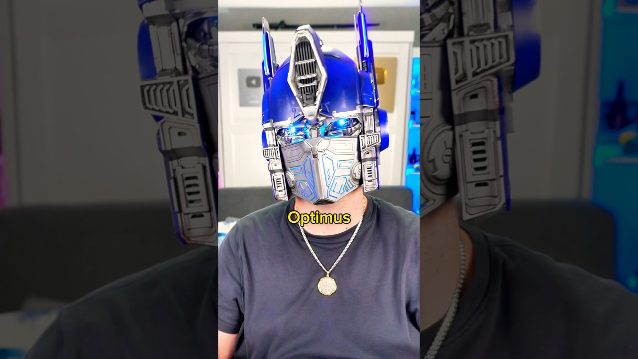 World&rsquo;s Most Realistic OPTIMUS PRIME Helmet