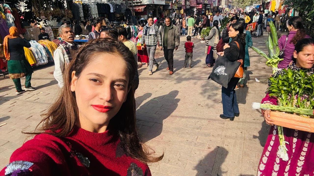 Chalo LAJPAT NAGAR 🤓🥳🥰🍔🎊🎉❤️🍜🎈💐🛍️#vlog #trending #youtube #fun #market 
