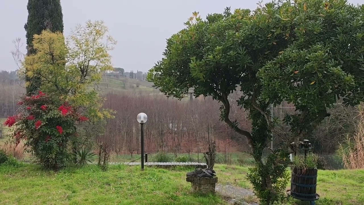 4k relaxing rain in Italy