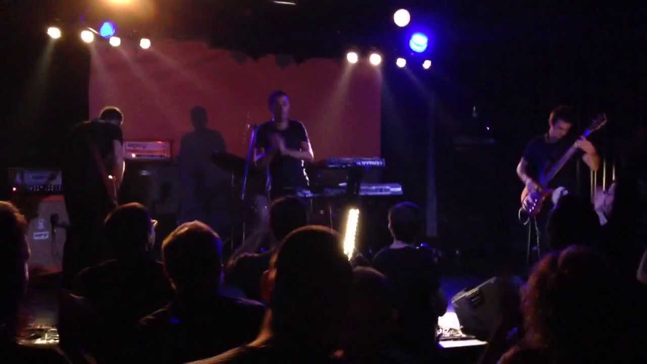 Exxasens - Sky in red - Live Barcelona