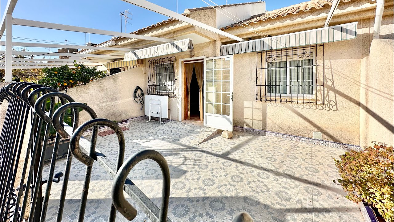 Planta baja de 5 habitaciones en venta en San Pedro del Pinatar. Se vende casa