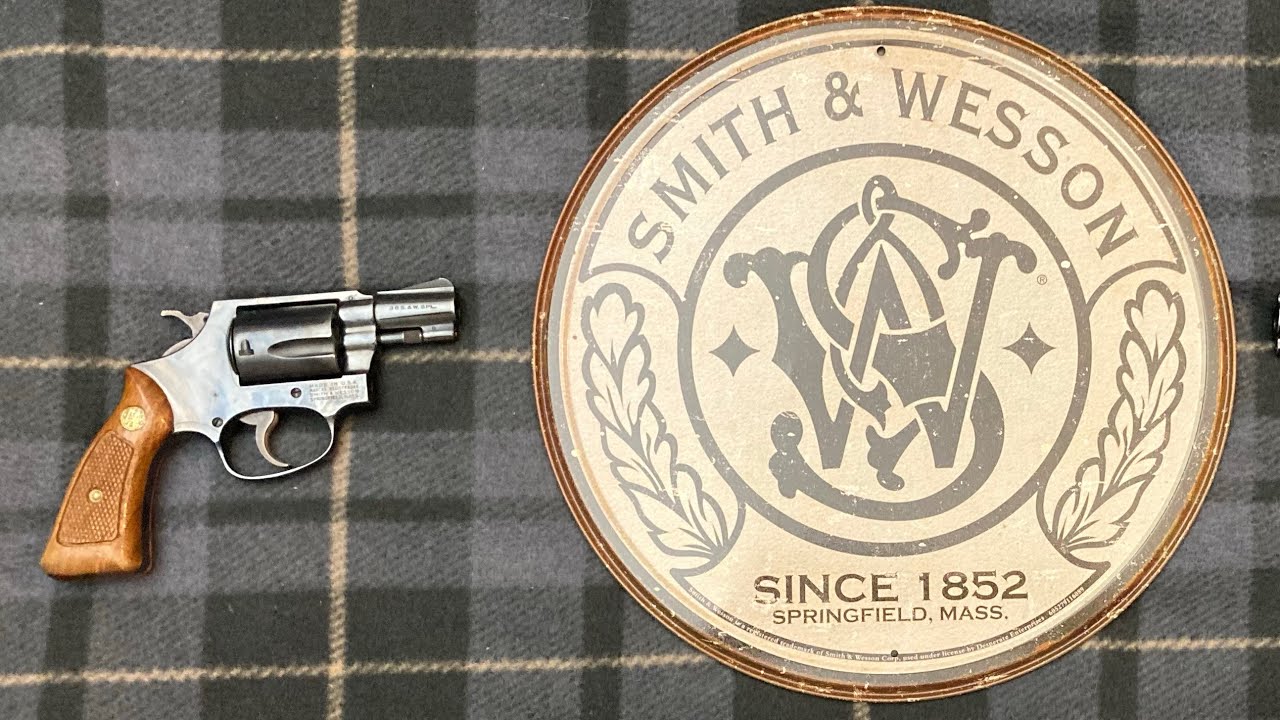 Револьвер Smith & Wesson Model 10-5 с укороченным стволом. Классический, добротный и надёжный пис...