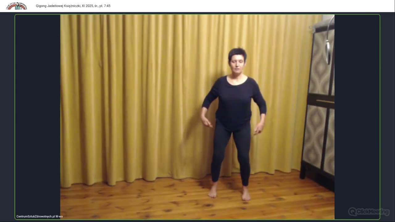 Pozycja podstawowa w Qigongu Jadeitowej Księżniczki. Lada Malinakova-Nosal