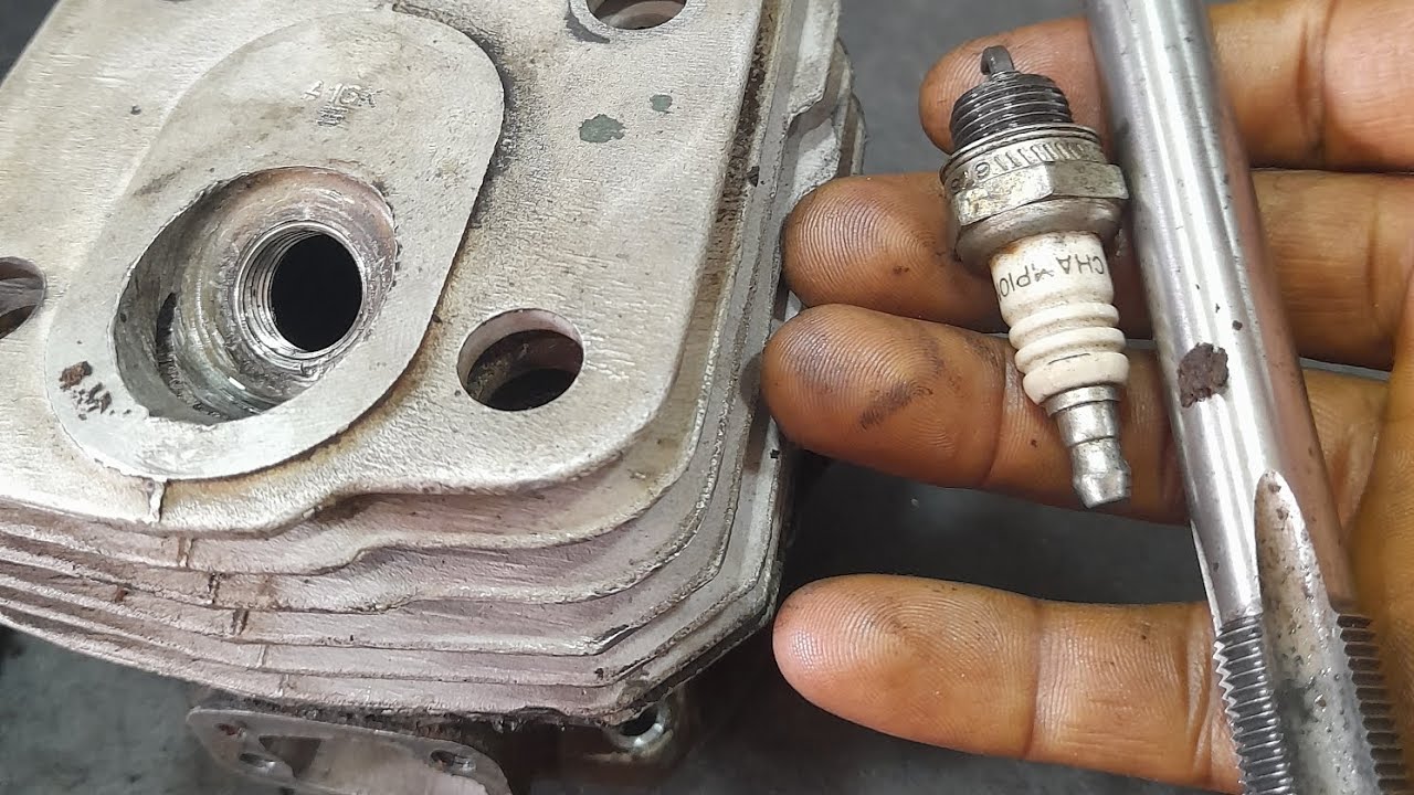 FAZENDO A ROSCA DA VELA NO CILINDRO DO MOTOSSERRA 288 HUSQVARNA