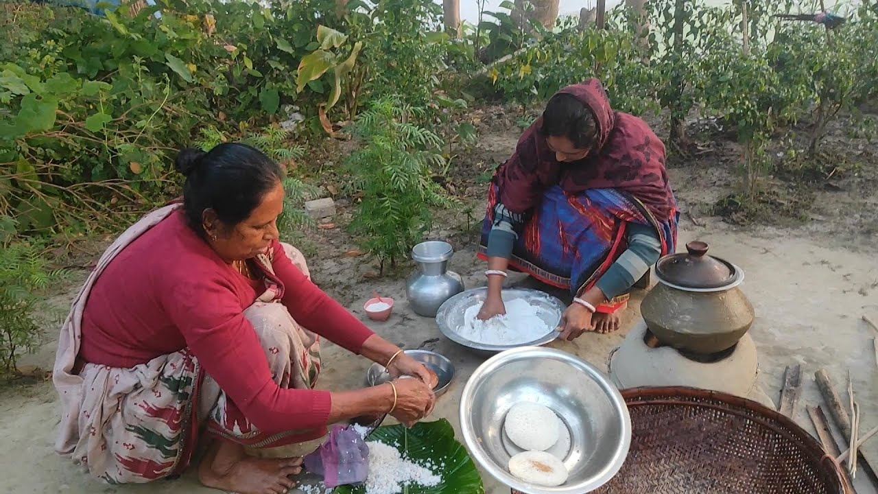 শীতের সকালে মিষ্টি রোদে গরম গরম ভাপা পিঠা 😍Traditional Village Life