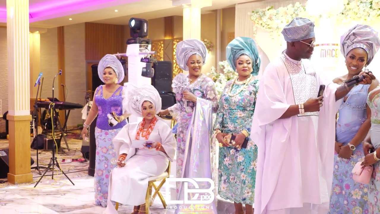 When the guests become the runway ✨💃🏽 Which look is your favorite? 👇🏾🔥 #wedding #africanwedding 