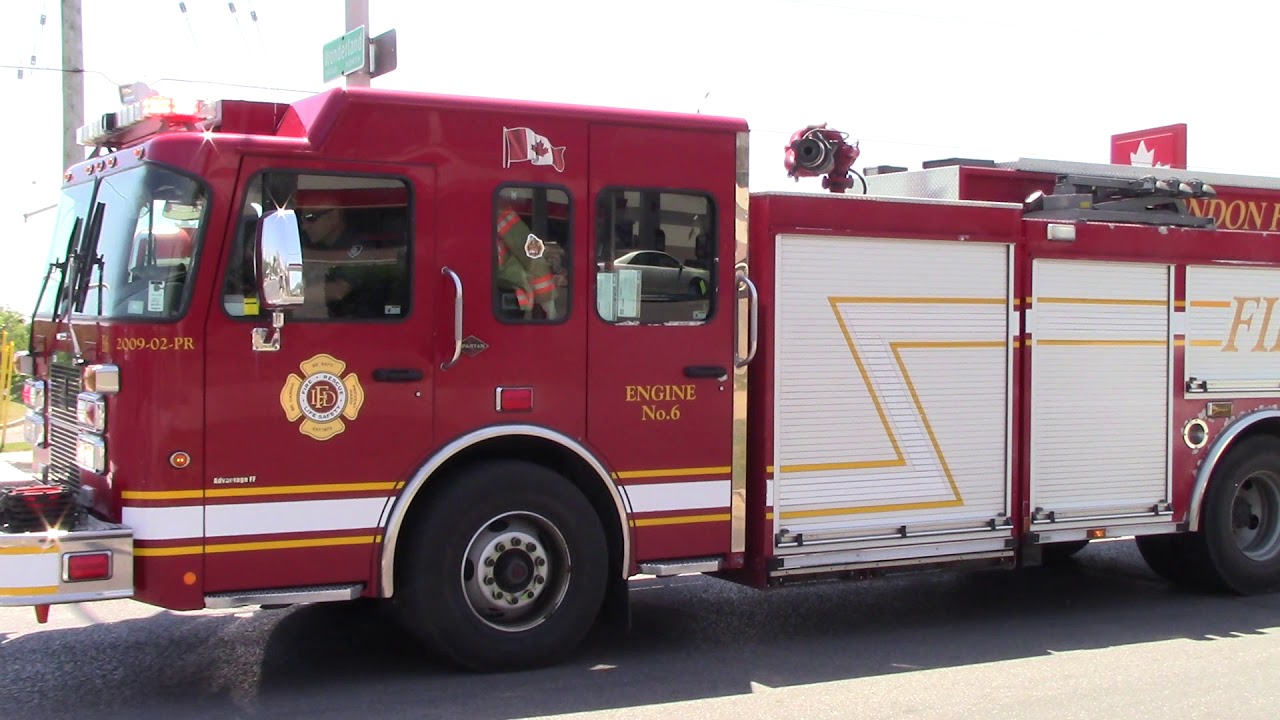 (AIRHORN) LONDON FIRE ENGINE 6 +TRUCK 6 RESPONDING