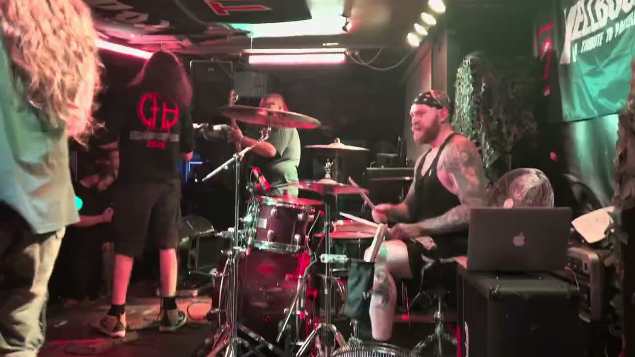 Yesterday don’t mean shit by hellbound a tribute to Pantera - live at trillians rock bar 