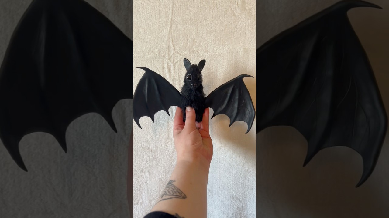 Can the wings on my art doll bend? Yes! Let me show you :) #cosclay #artdoll #batdoll #bats