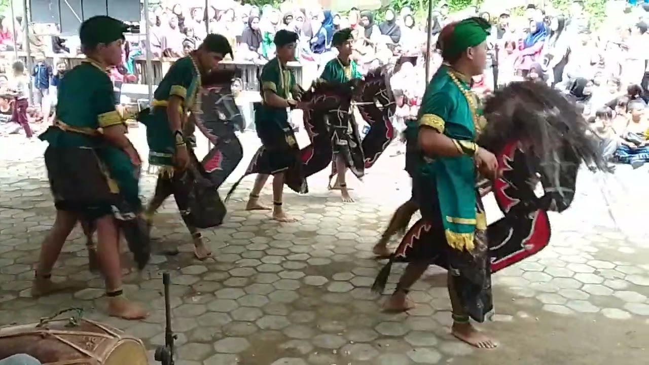 JATILAN  NEW TURONGO SAPUTRO  DURENOMBOl live BALDES DURENSARI  .TEEBARU