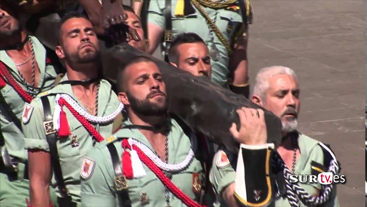 Legionarios cantando El Novio de la Muerte - Semana Santa de Málaga 2016