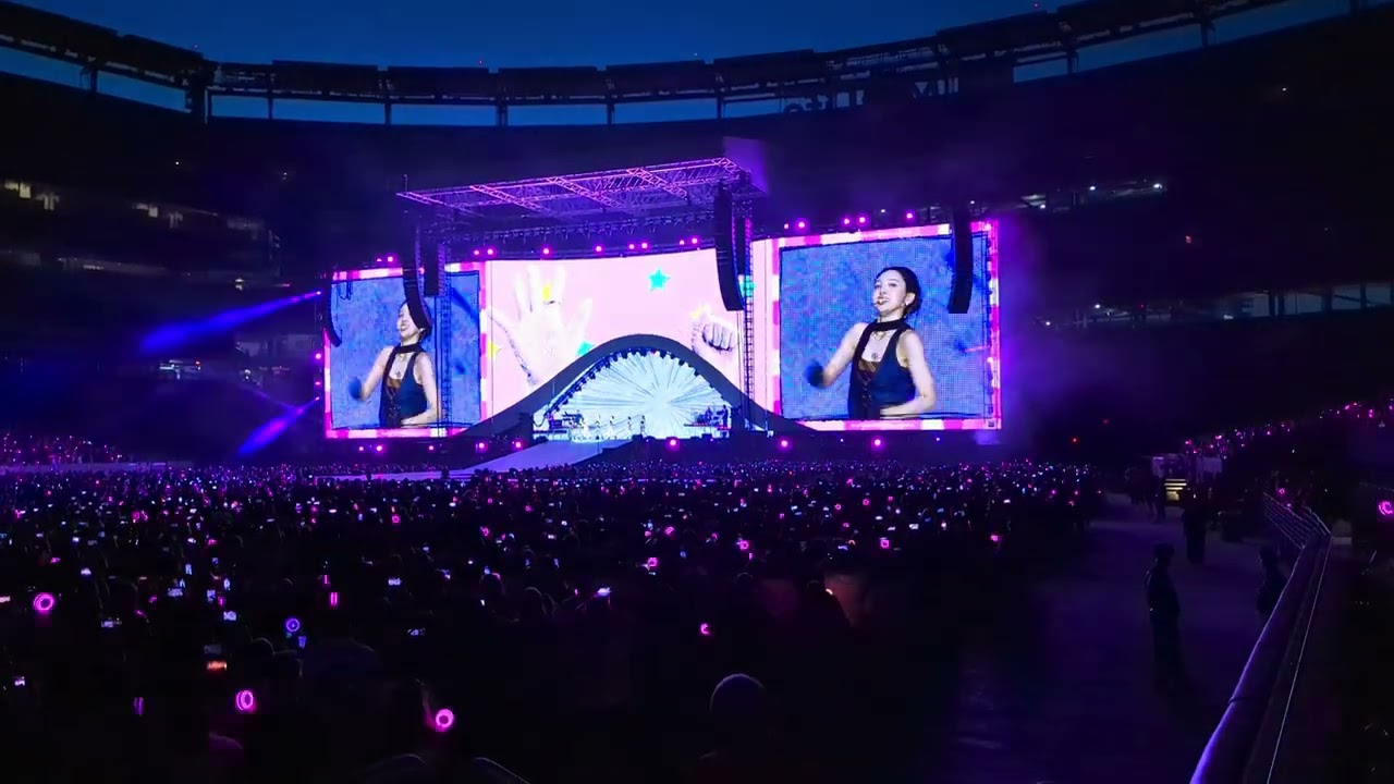 TWICE (트와이스) Nayeon - POP! | New York 23.07.06 | 