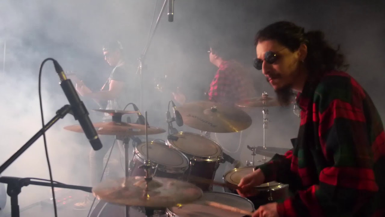 Guns N' Roses - Welcome To The Jungle ( Pislick Kedi Cover)