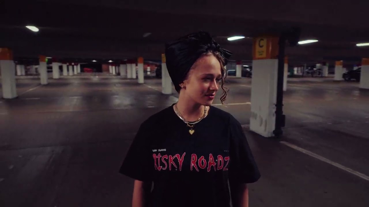 Bella Barbe - Ten Toes Down (Official Visualizer)