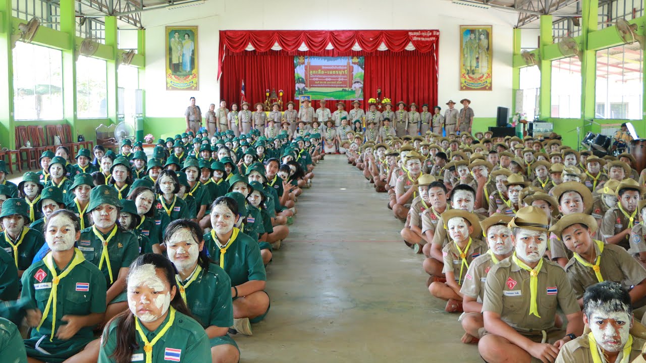 การแสดงป.6 โรงเรียนอนุบาลเขาฉกรรจ์