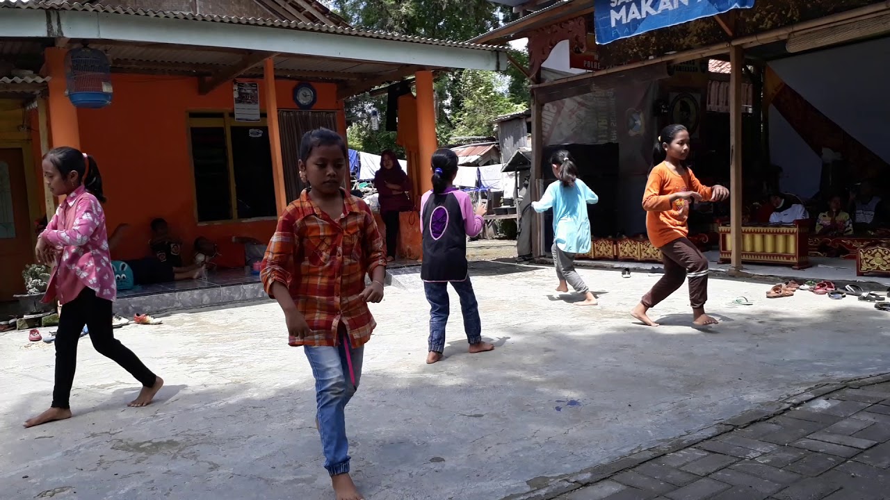 Tari kreasi tradisional SDN Teja Timur 2
