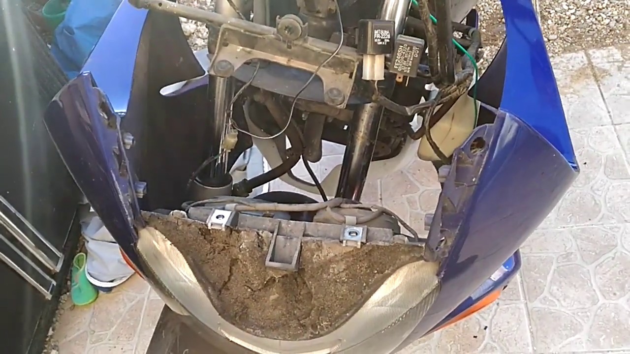 Installer des feux de d&eacute;tresse warning facilement sur une moto