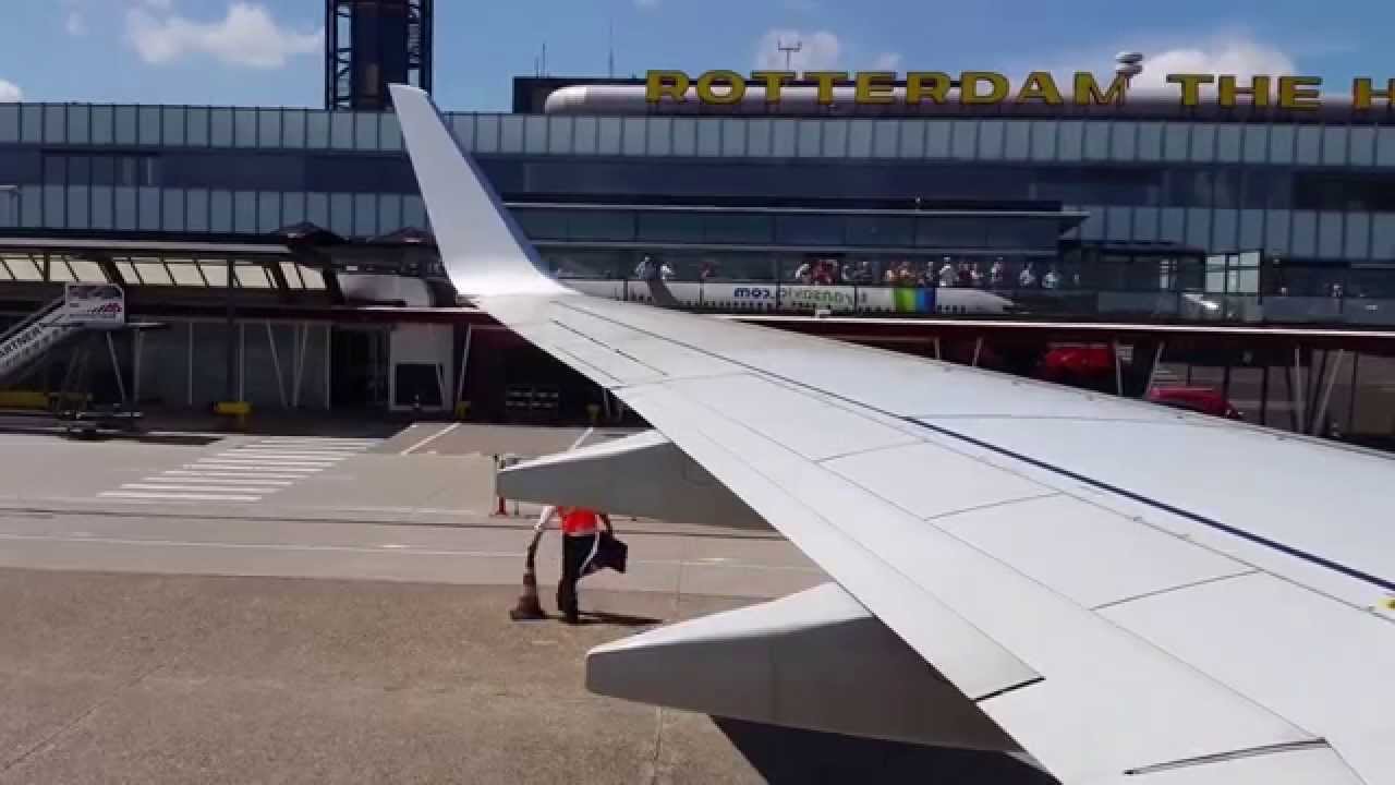 Transavia Rotterdam to Prague met een Boeing 737 800 PH HSG