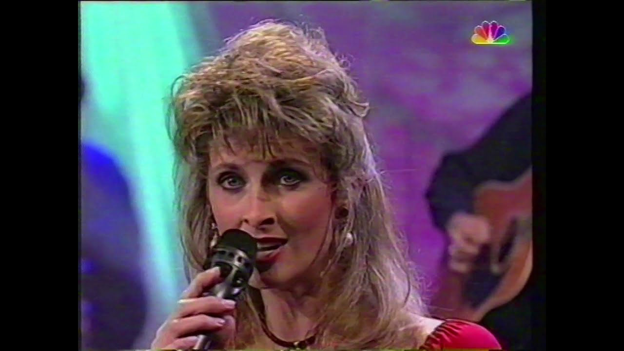 Does he love you - Reba McEntire & Linda Davis - live