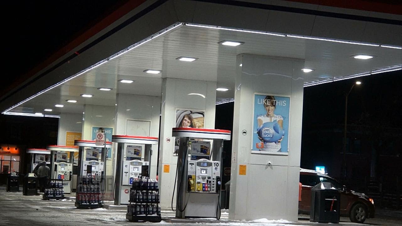 Ways to Stay Safe When You’re Alone at a Gas Station