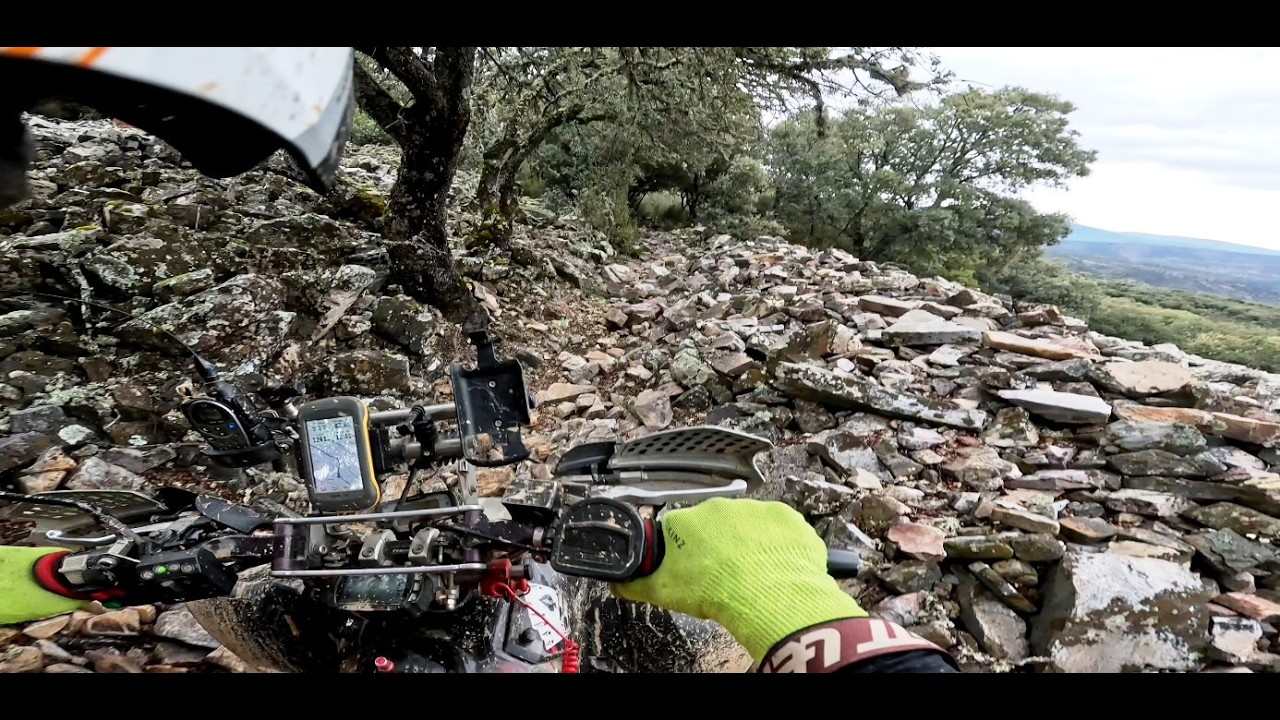 CAMINO MUY COMPLICADO PIEDRAS ESTRECHO HABIA QUE INTENTARLO ATV QUAD POLARIS OUTLAW CAN-AM By PORRO.