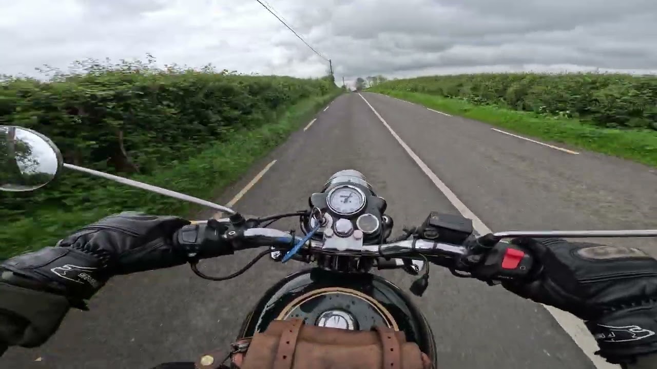 Royal Enfield Bullet 500: прогулка по ирландской сельской местности + 3 тыс. подписчиков!