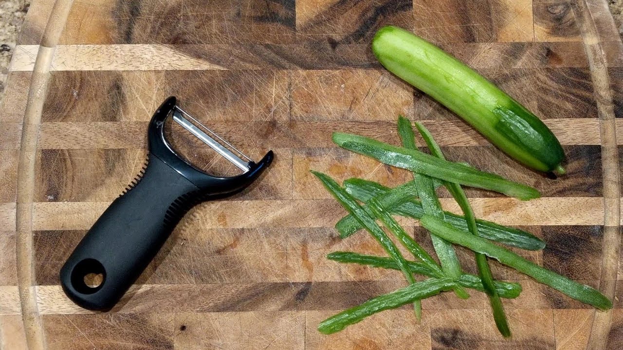 Reviewing OXO Good Grips Y Peeler