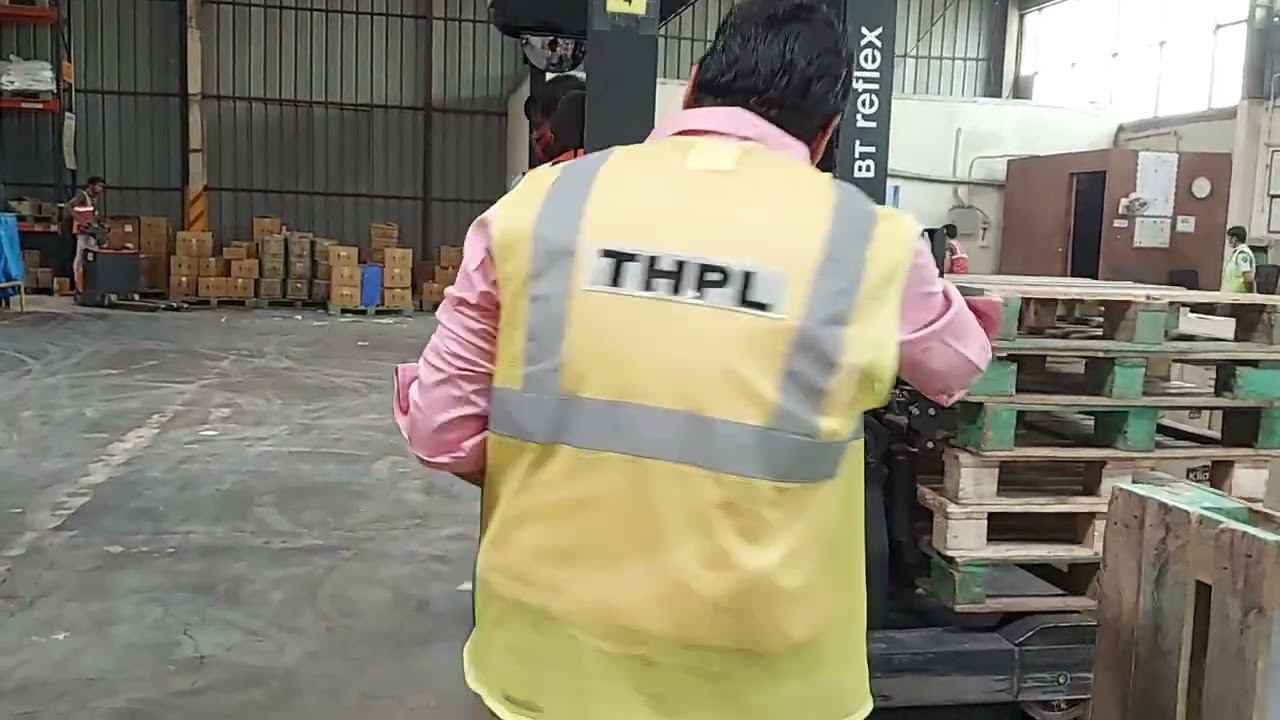 Reach Truck operator training| Call 9167522000| #forklifttrainingcenterinindia