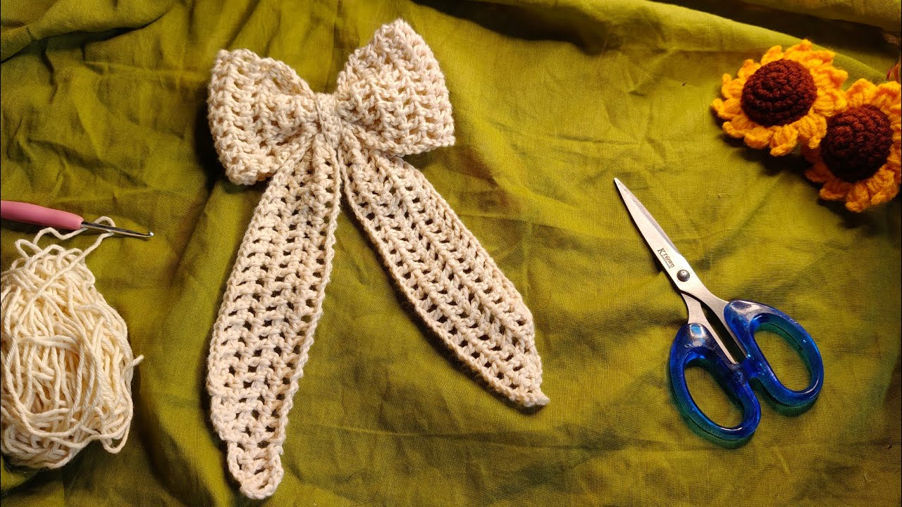 Crochet Bow Hair Clip Tutorial | Cute & Simple DIY Gift Idea 😱#pakhikar 