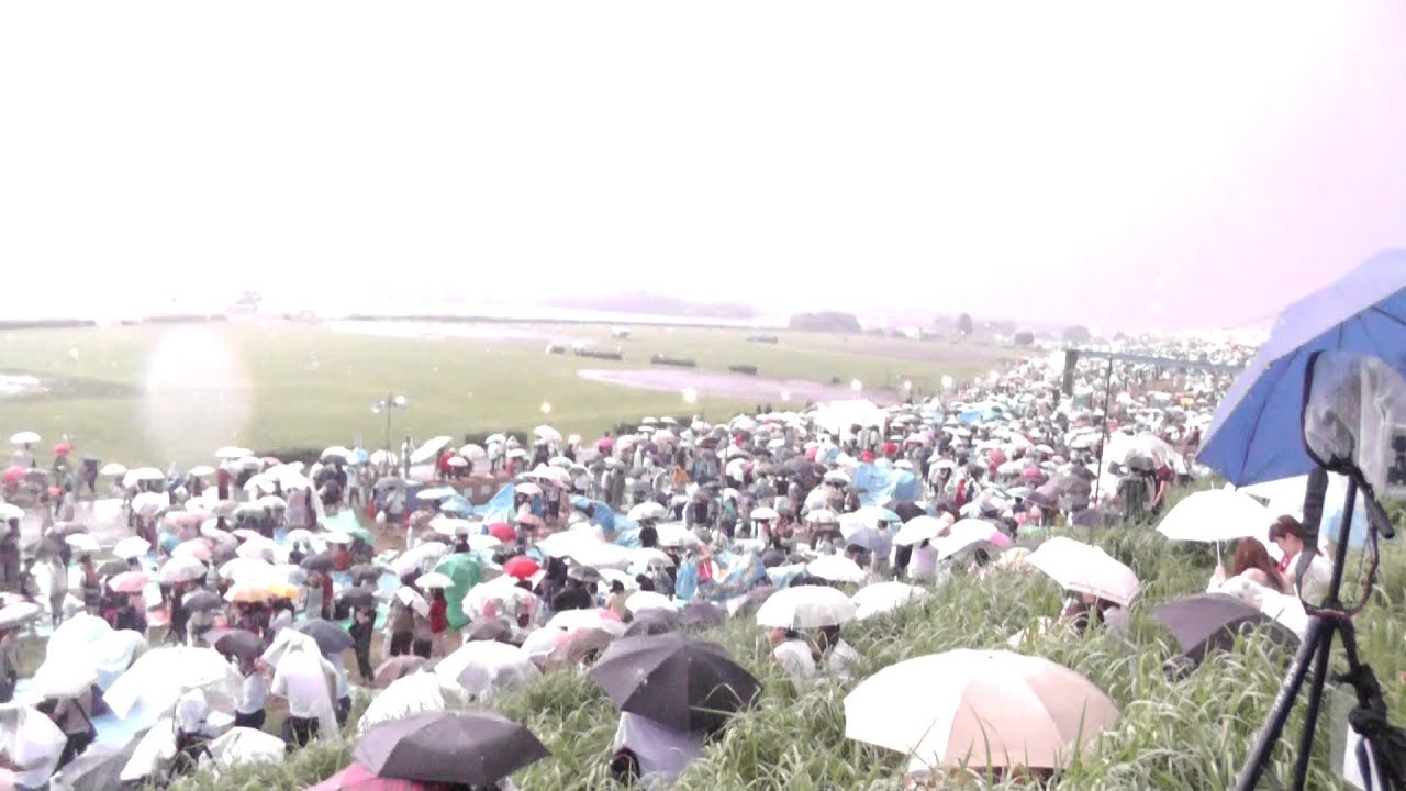 2013年葛飾花火大会　開始直前の雷4回目で中止告知　花火火薬も水濡れ　Fireworks in Tokyo's Katsushika was canceled for thunderstorms.