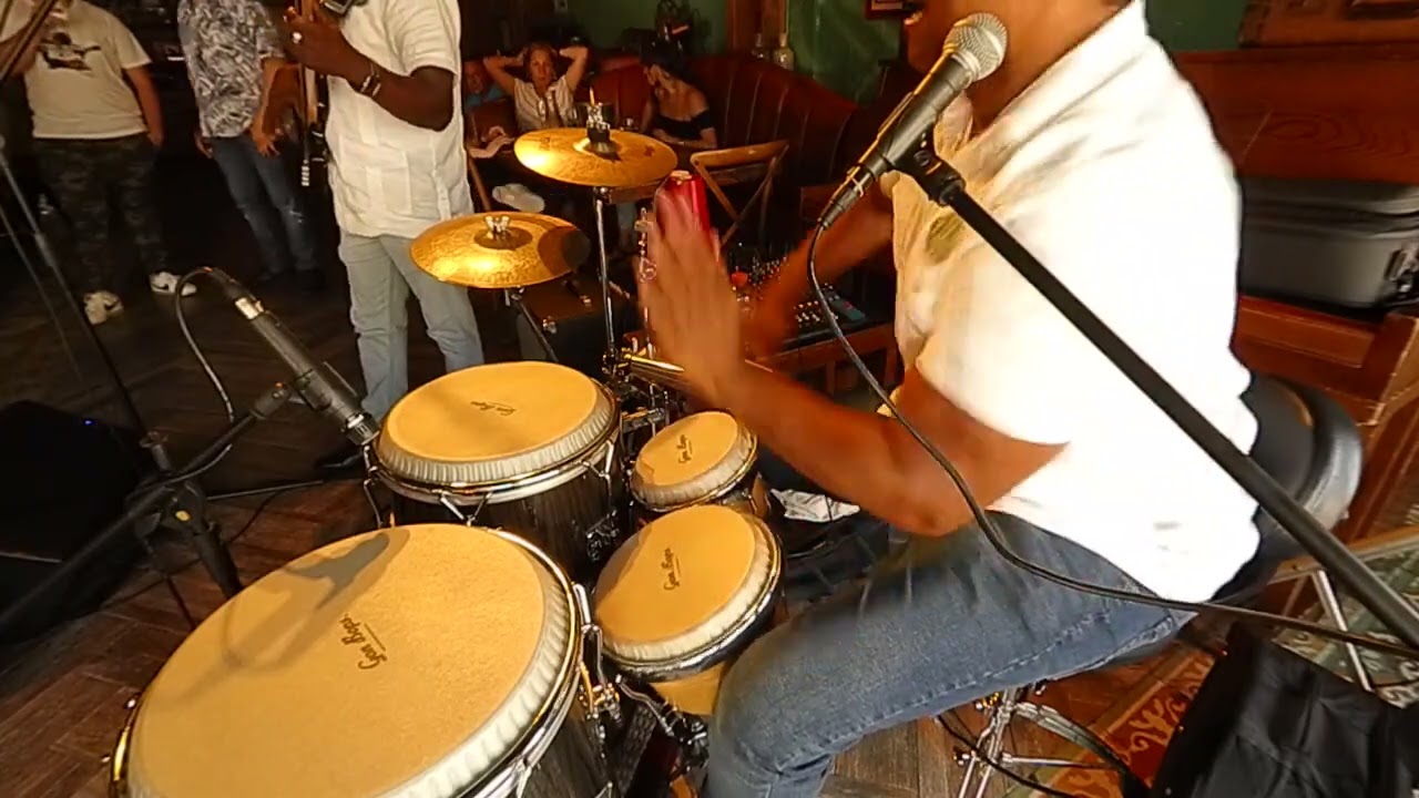 Solo de bongo gon bops Yasmane santos tocando el el Ball and chain