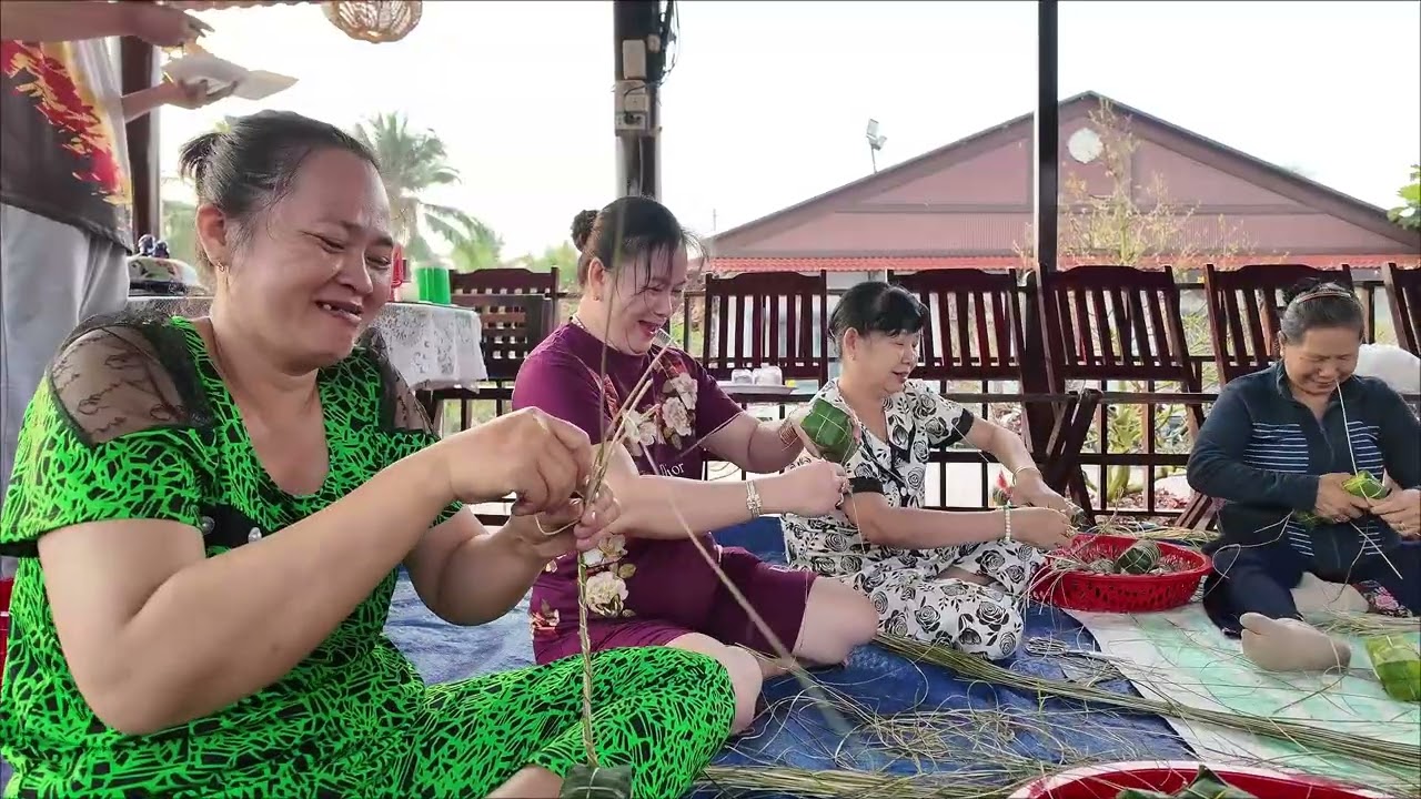 Ngày đầu tiên gói bánh