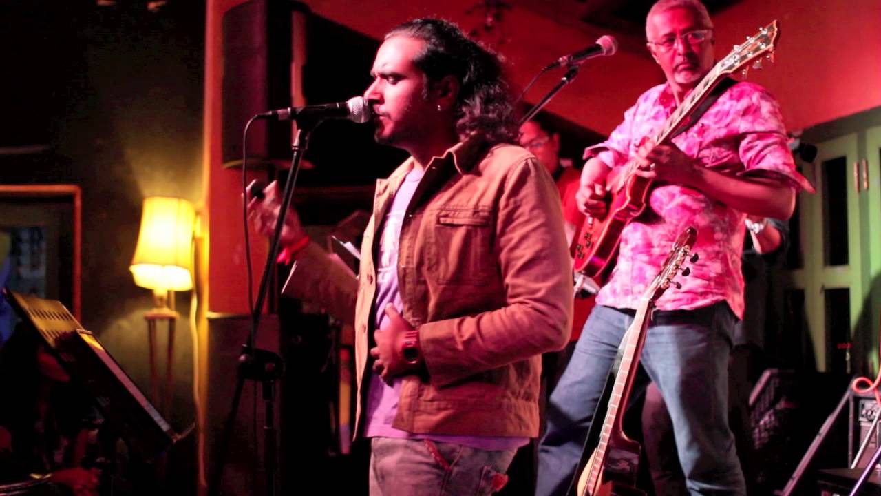 Mustafa Mustafa Kadhal Desam performed by Mohamed Noor, Pravin Saivi, Mohamed Raffee, Men In Groove