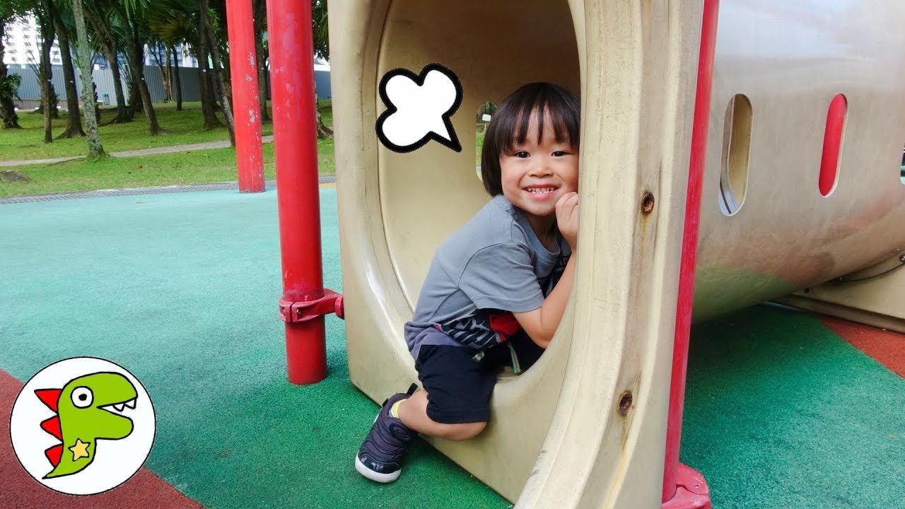 おでかけ マレーシアKLCC大きな公園で遊ぼう！カラフルな滑り台！ トイキッズ