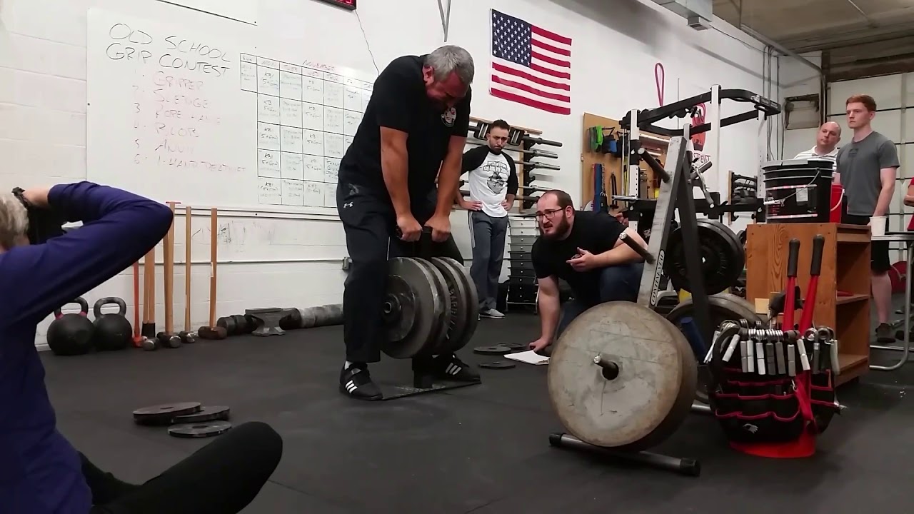 Dan Cenidoza 325lb 2H IronMind Gripper @ 2017 Old School Grip Contest