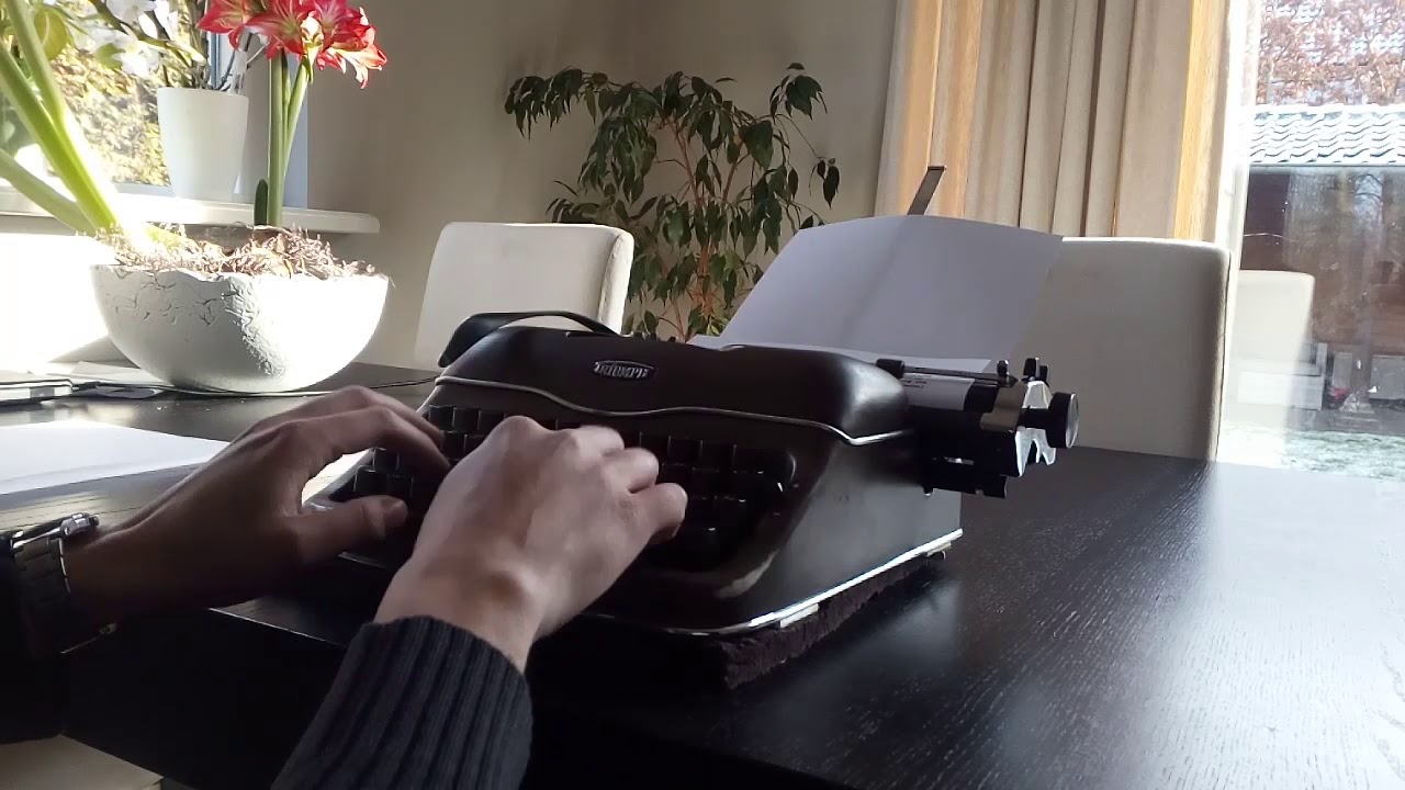 Triumph Perfekt typewriter