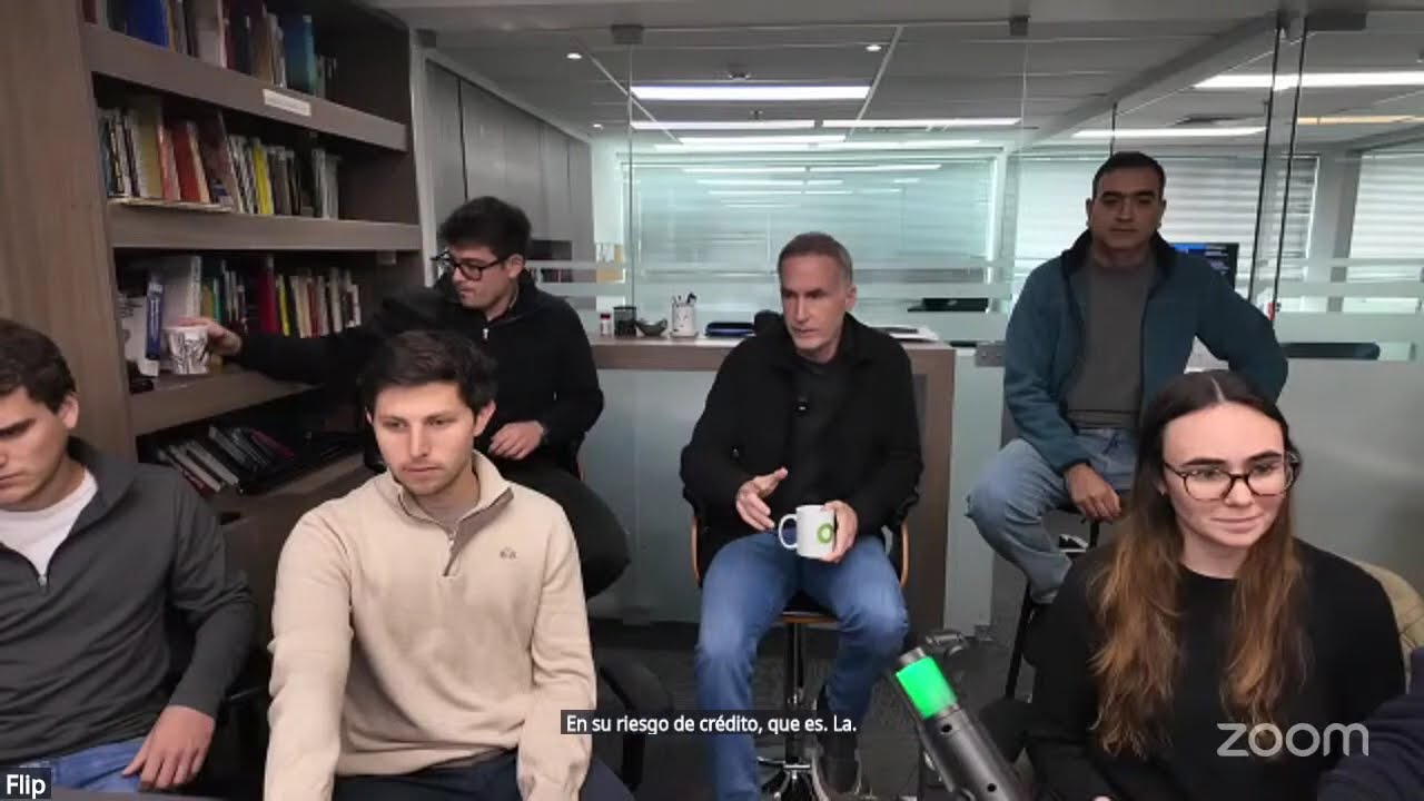Conversatorio con Nacho Aguirre y el equipo de Flip