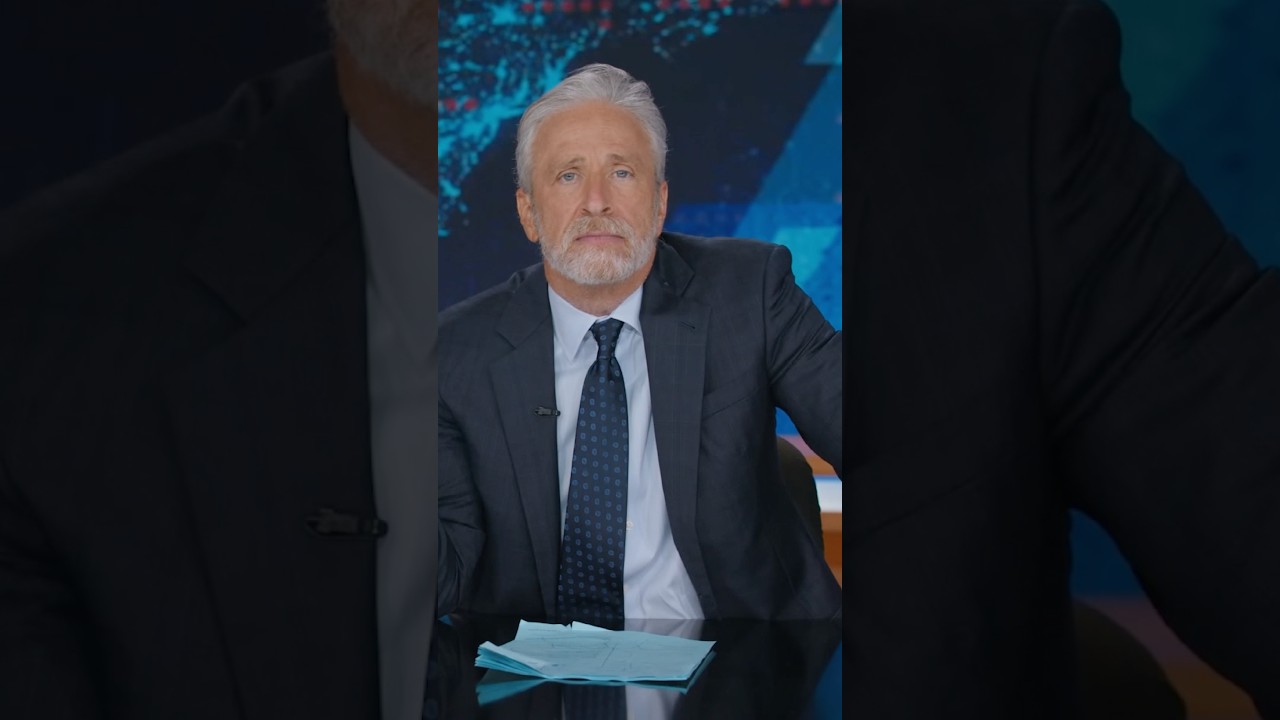 Wait&hellip; is there a Trump body double? #dailyshow