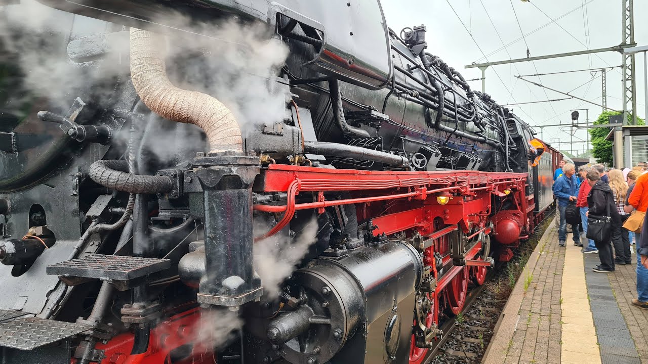 01 1104 nach Neumünster - Fahrt, Details & Drehscheibe - im BW mit V160  V200 007 & 50 001 & Finchen