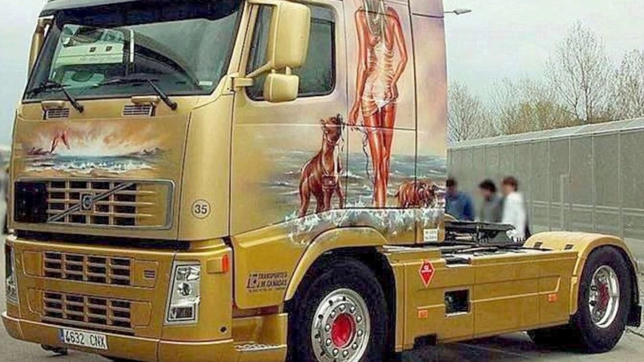 CAMINHÕES PERSONALIZADOS